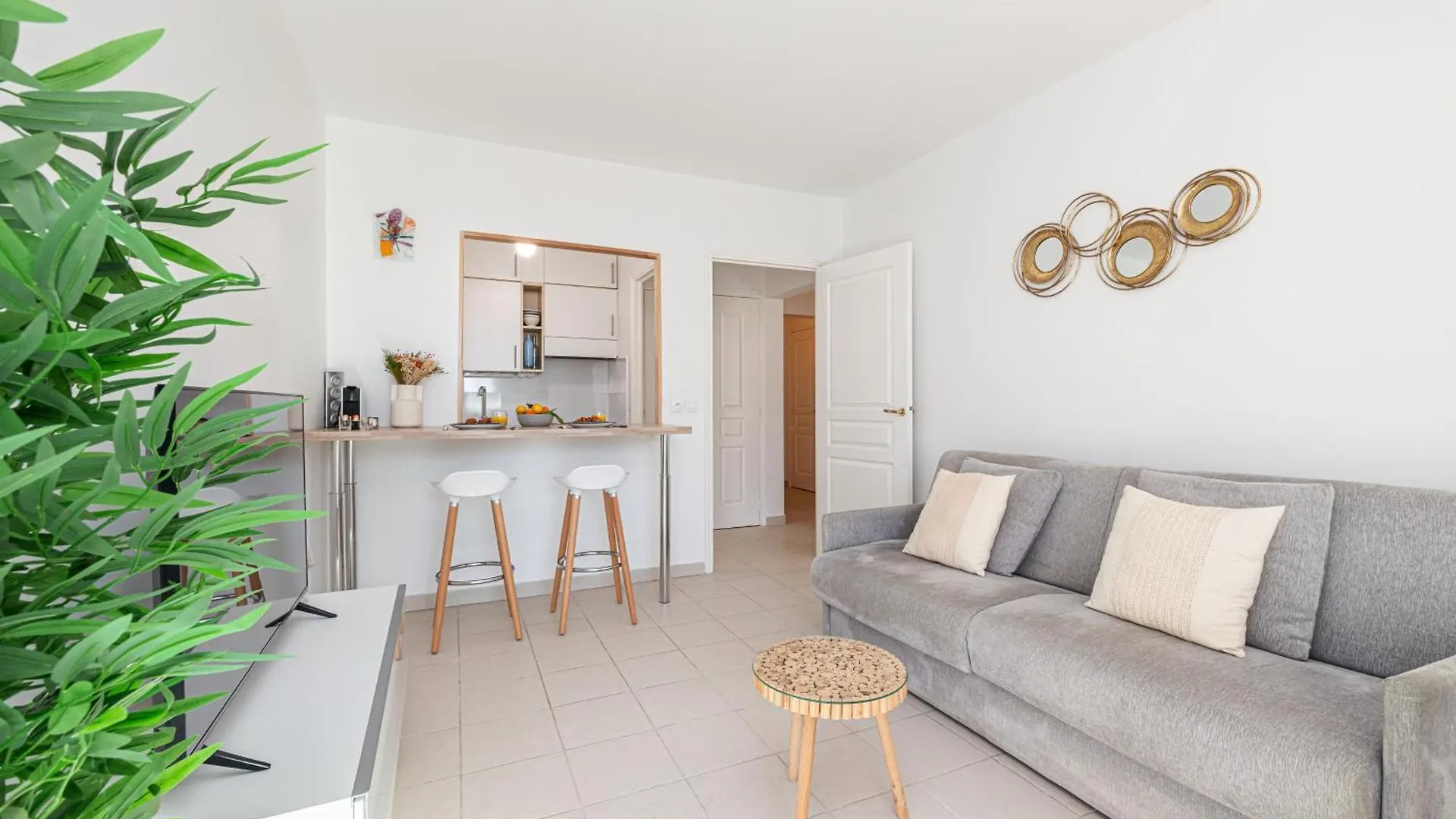 St.Roch : Vue Mer, Parking, Clim Menton Frankrike
