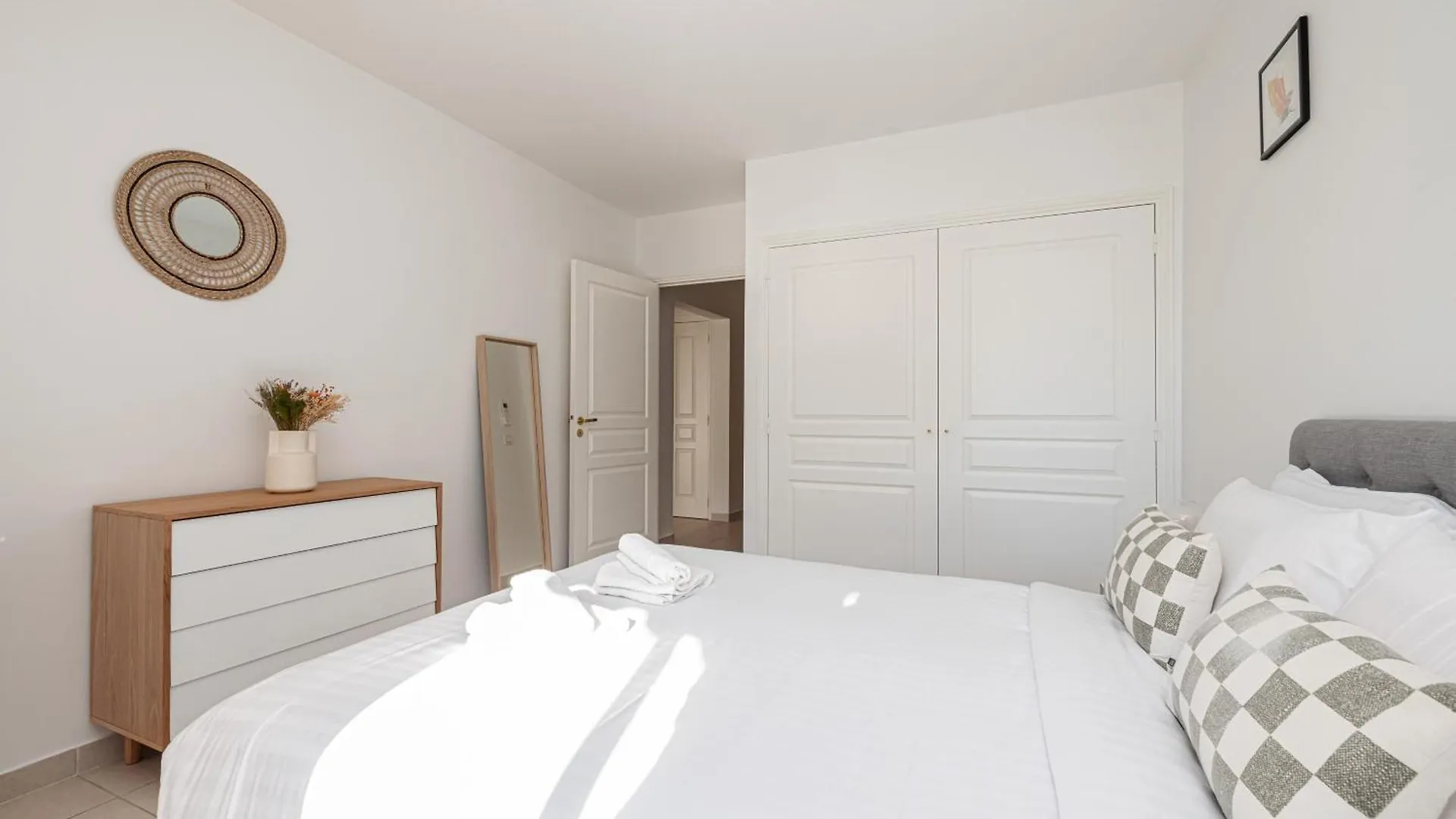 St.Roch : Vue Mer, Parking, Clim Menton 0*,