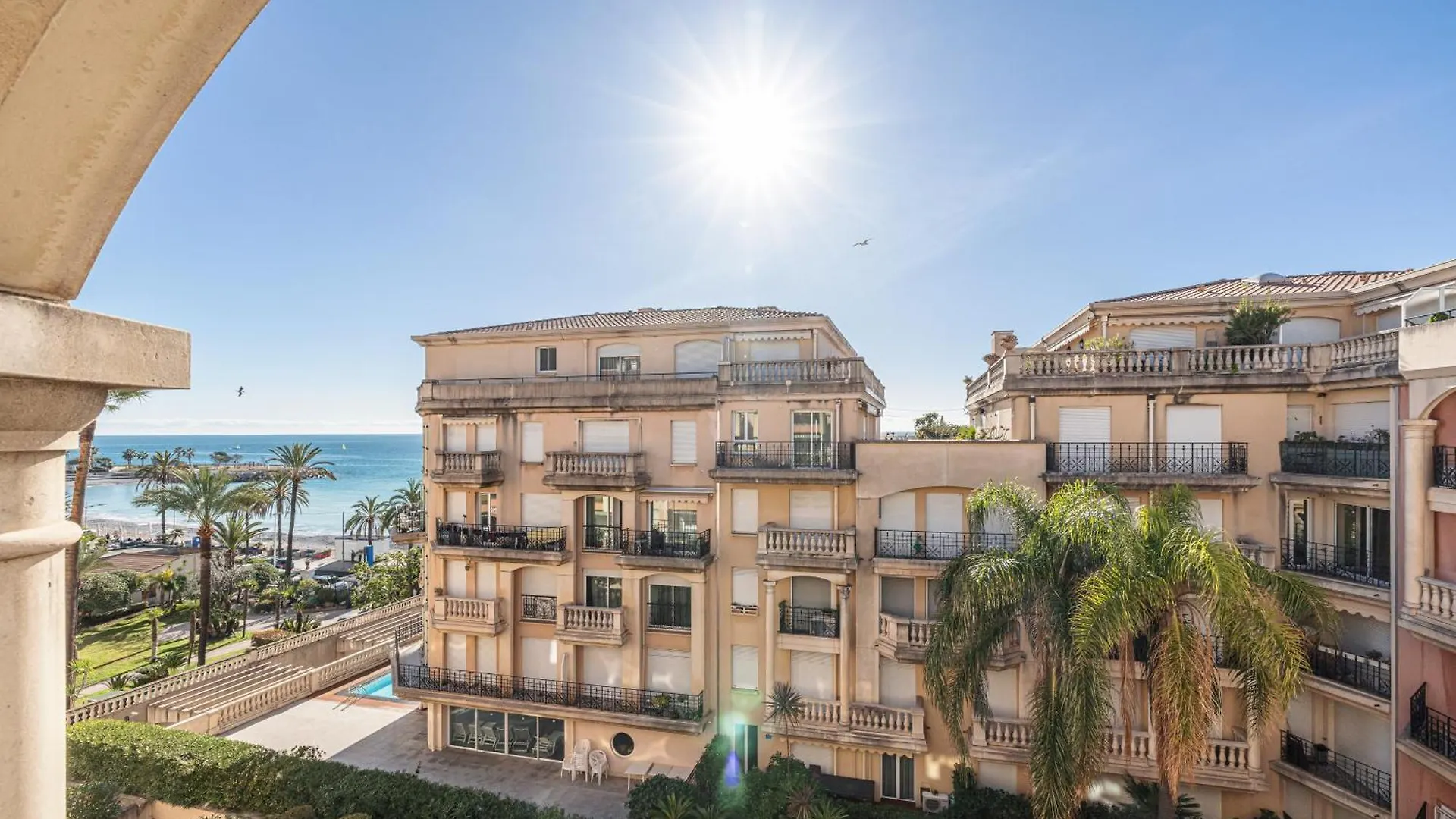 Lägenhet St.Roch : Vue Mer, Parking, Clim Menton Frankrike